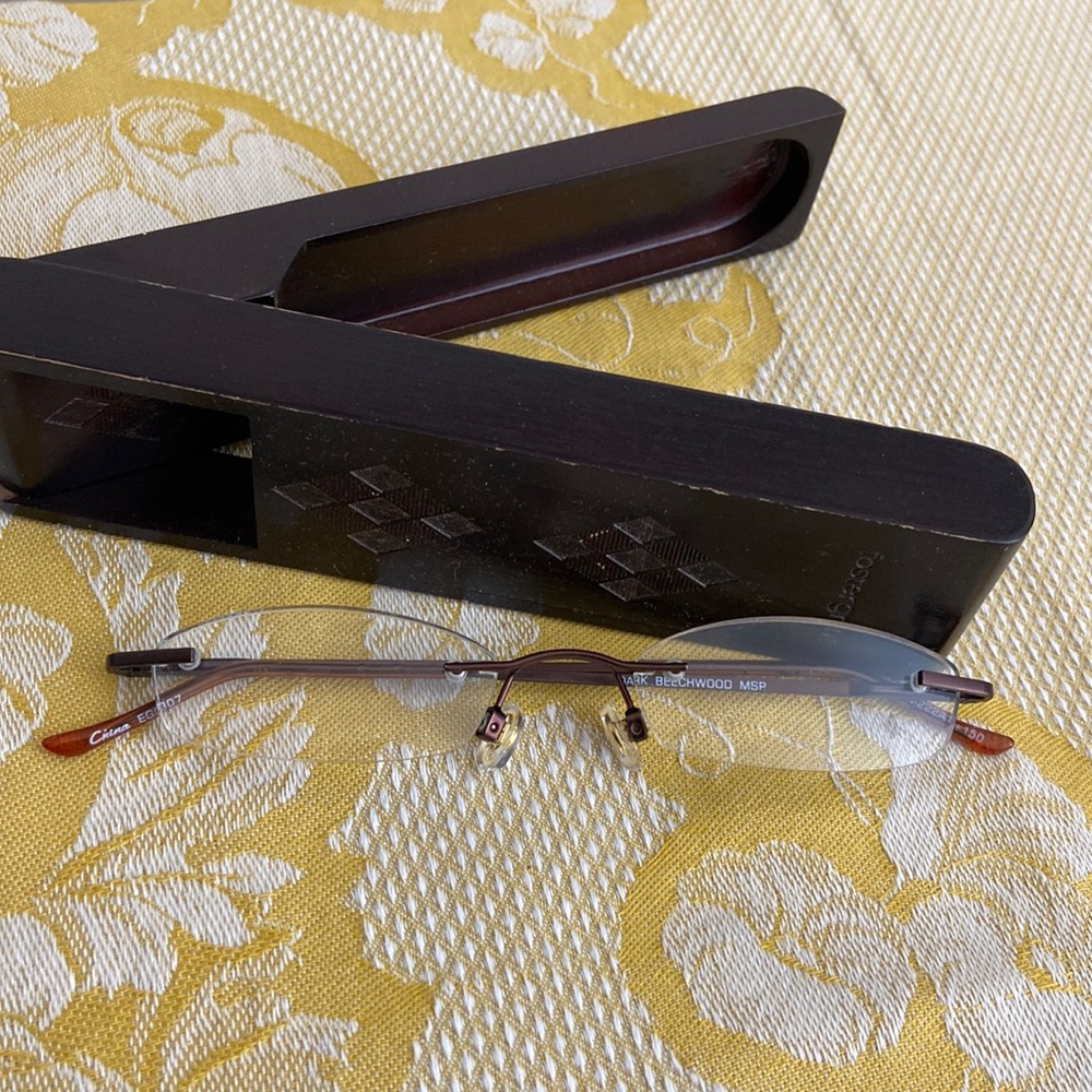 5/$10❤️❤️❤️Vintage 80s Foster Grant Beechwood CASE & Readers